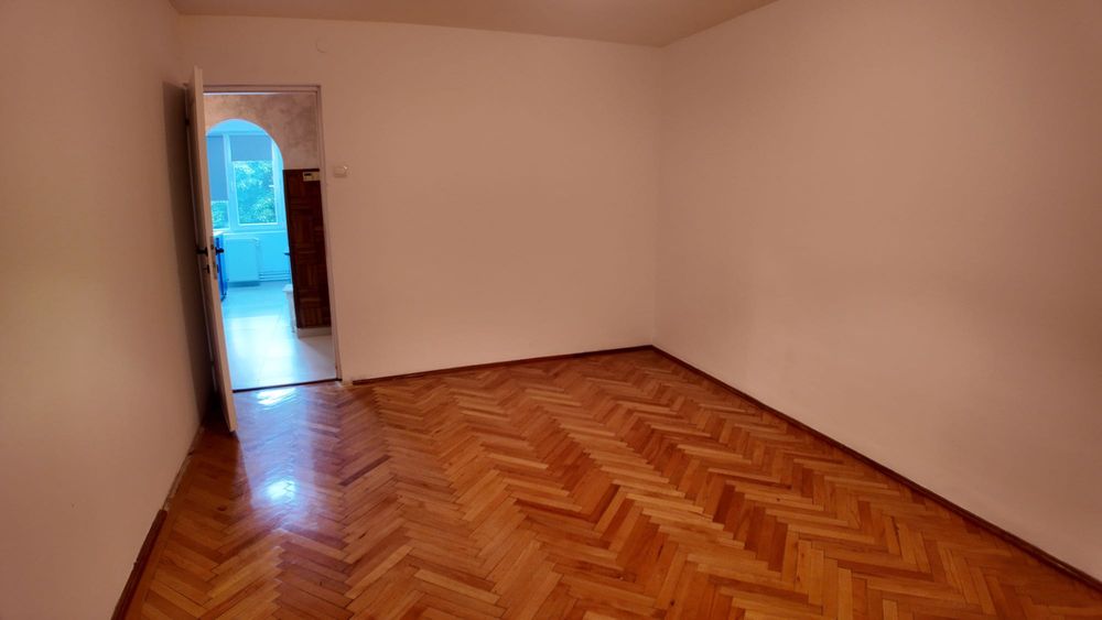 Apartament în Centru lângă UMF (Fostul MALL) de vânzare, 2 Camere, Decomandat 49mp