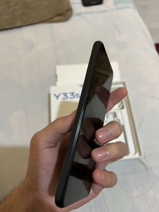 Vivo Y33s черный