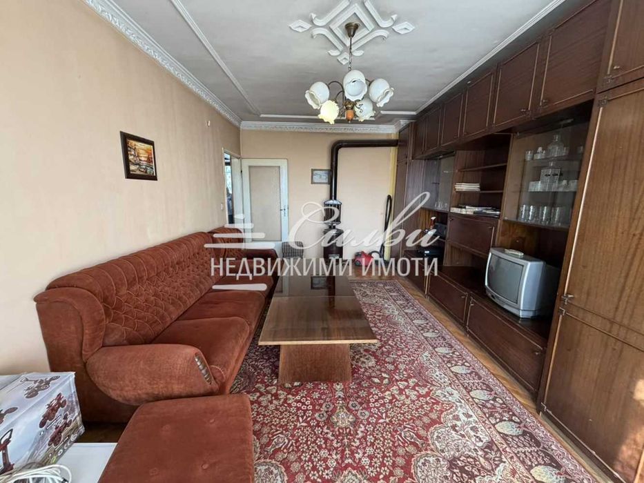 Тристаен апартамент - кв.Добруджански