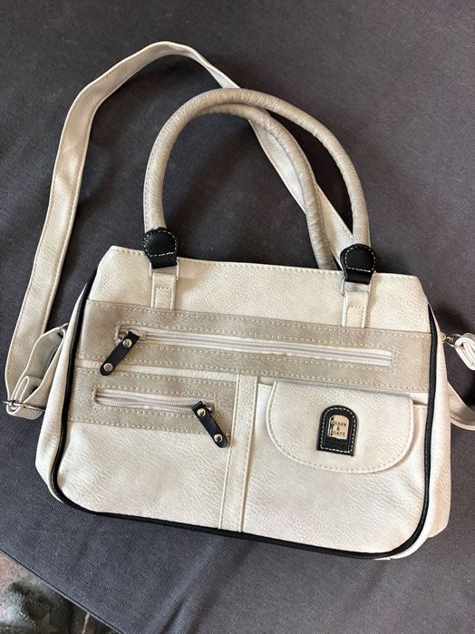 Дамска чанта чисто нова