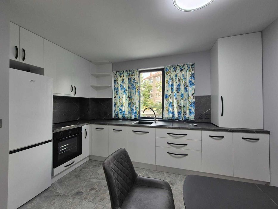 Дава се под наем Двустаен апартамент в Велико Търново, Център - 53 кв.м за 392.7 € - Снимка #5