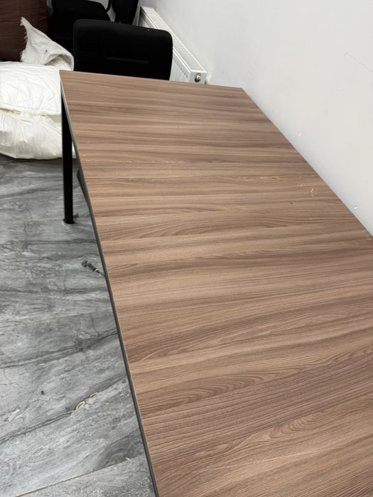 Стол в хорошем состоянии