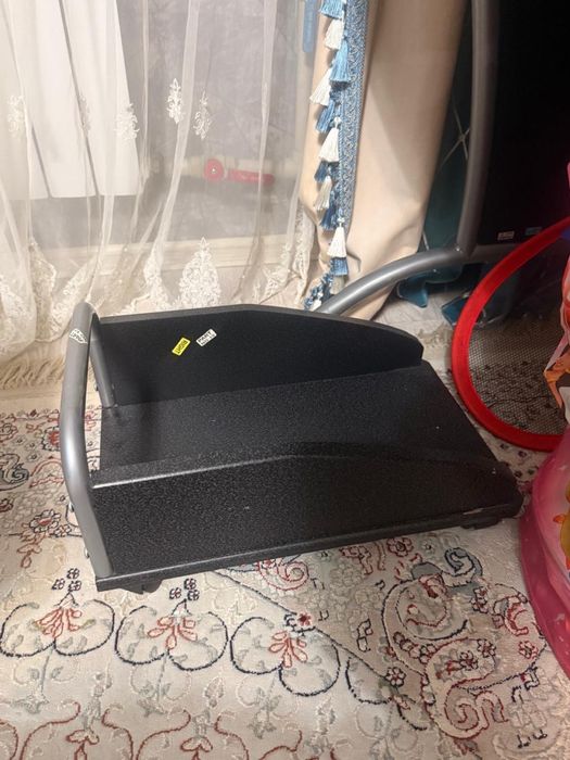 Компьютерный стол стеклянный