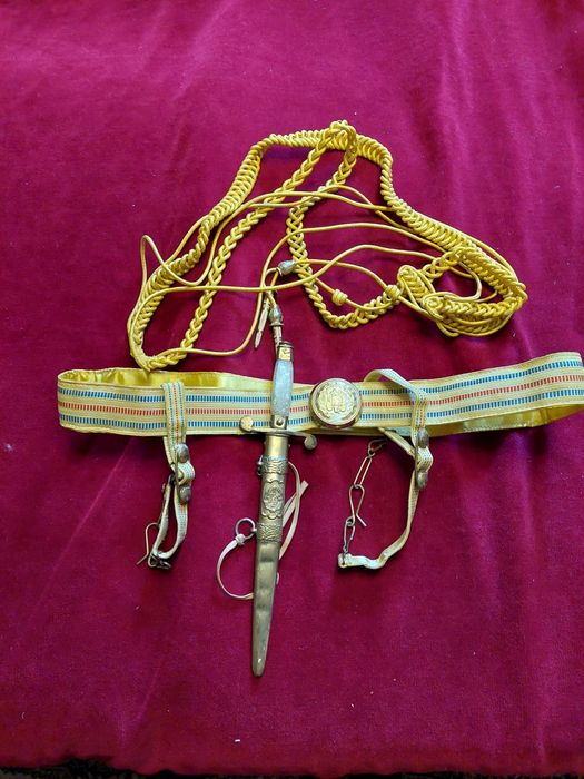 Stilet paradă.centura și eghileti