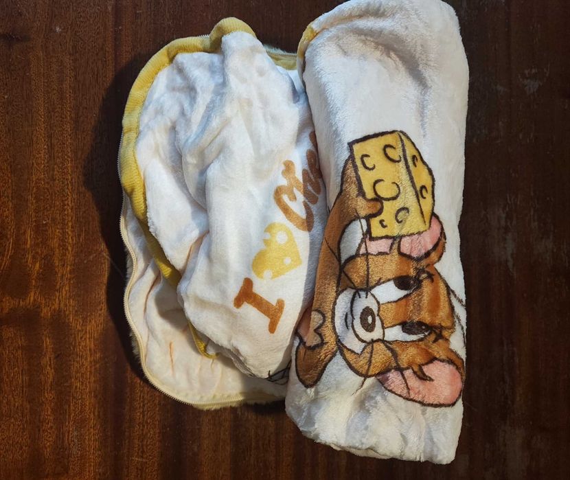 Сгъваема Възглавница/Одеало 2 в 1 с ТОМ И ДЖЕРИ, 140/100см, Нова.