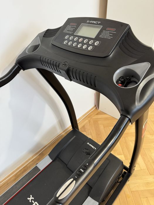 Vand banda de alergat in stare foarte buna de functionare