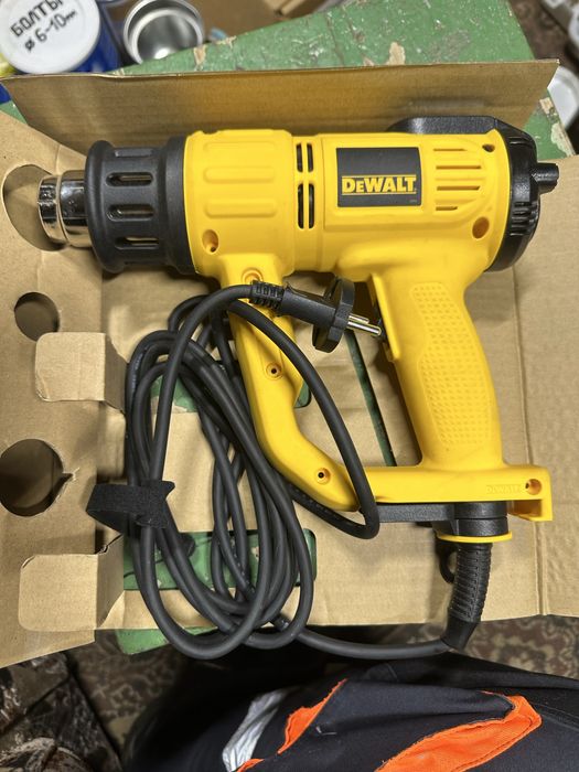 Продам промышленный фен Dewalt