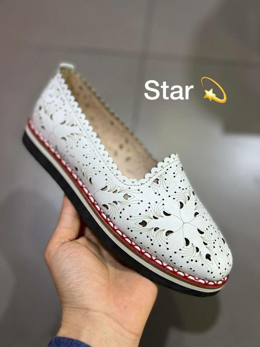 Продаю замшевые туфли б /у. Продаю макасины 38 размер. Мягкие, лёгкие