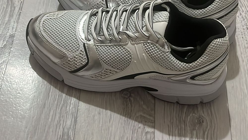 мужские  кроссовки  H & M