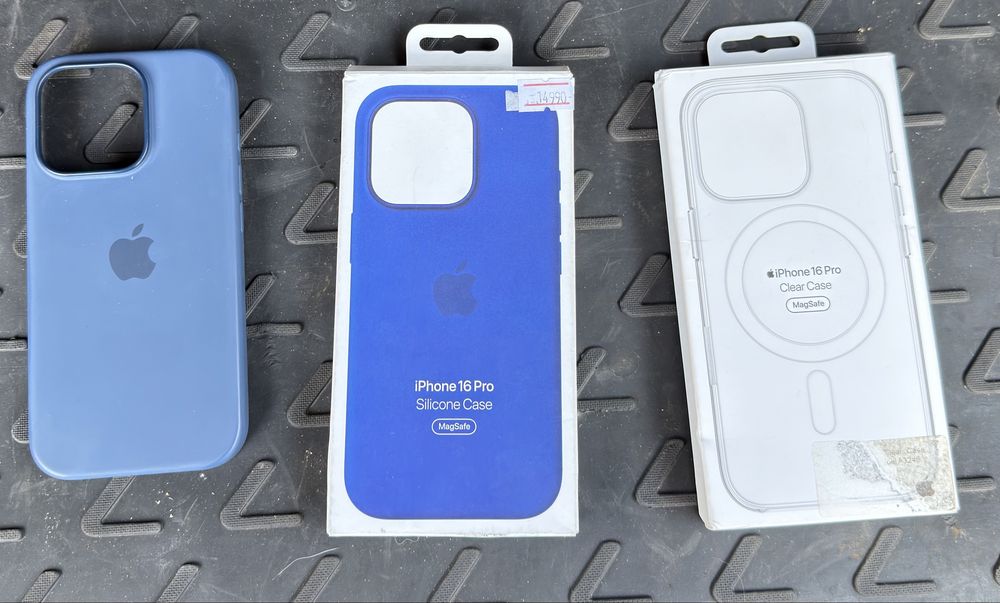Продам оригинальные чехлы  на  iPhone 16 Pro