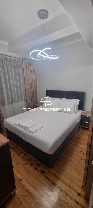 Дава се под наем Двустаен апартамент в Бургас, Център - 64 кв.м за 612 € - Снимка #3