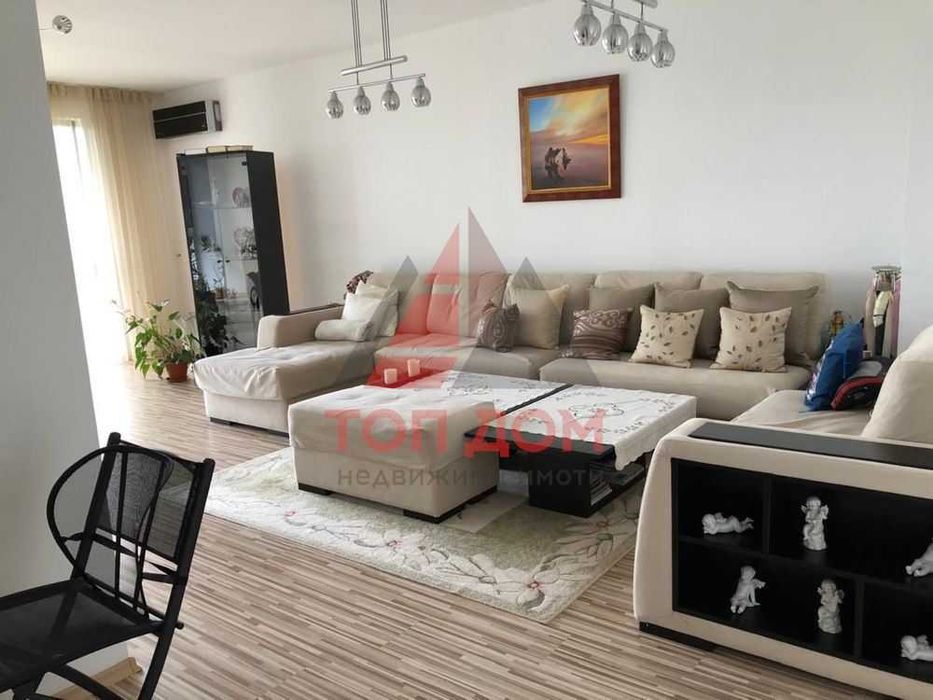 Четиристаен! М-т Траката! Трети етаж! ПАРКОМЯСТО! Код 75627