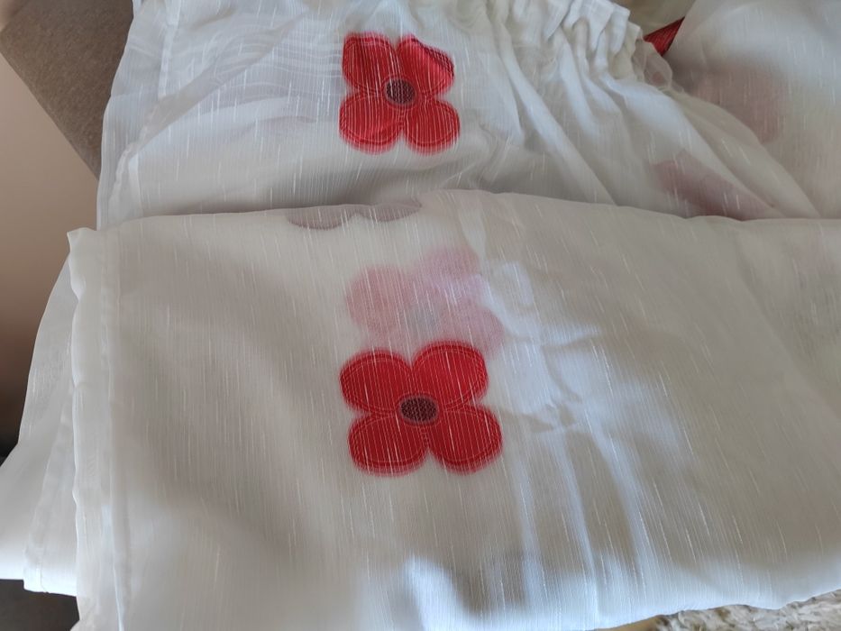Perdea alba cu flori