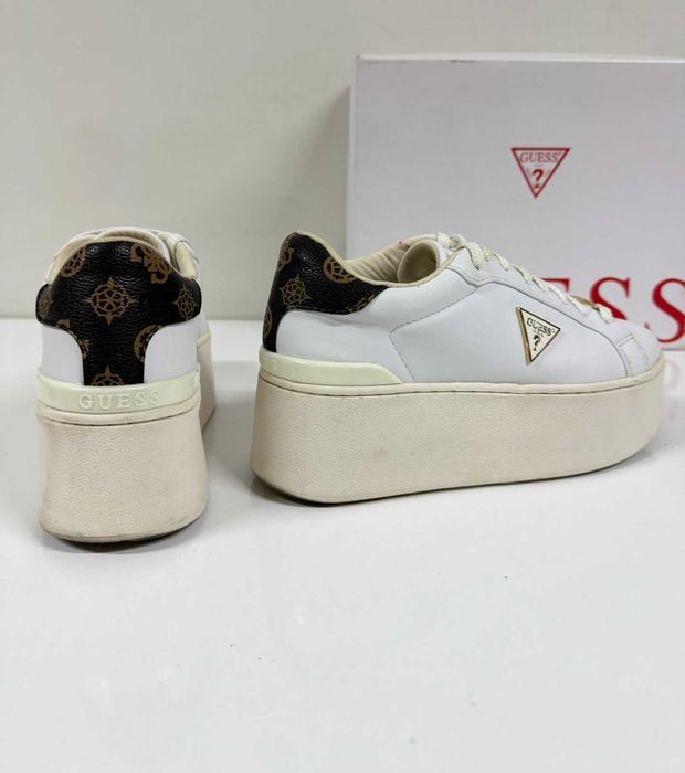 Guess Willen Platform