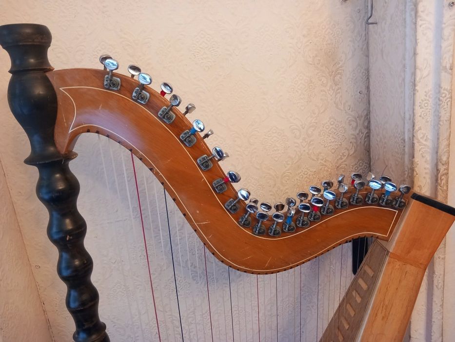 Арфа стара 38 струнна