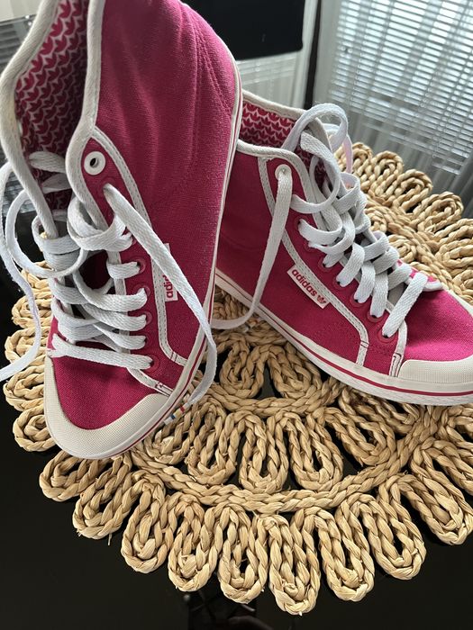 Дамски кецове Адидас