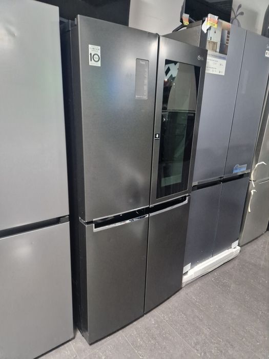 Side by side LG InstaView