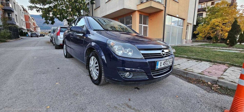 Opel Astra H 1.6 Twinport, 105 к.с., бензин/газ + зимни гуми с джанти