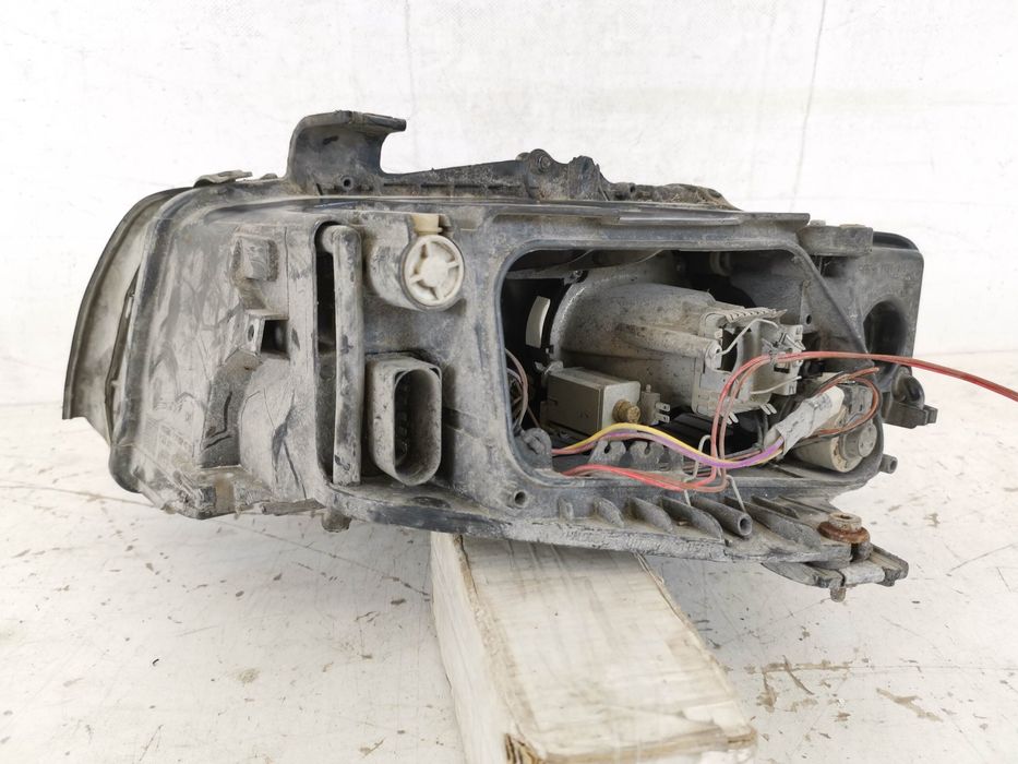 Десен фар с Bi Xenon / Desen far s Bi Xenon Audi A4 B6 [ - ] Оригинале
