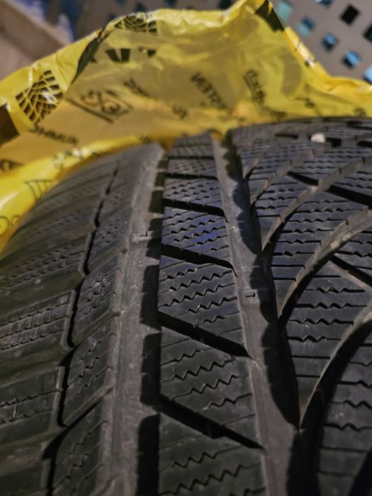 Kumho 275/40 R18 DOT2024 WinterCraft WP72 ( 2000km ) КАТО НОВИ