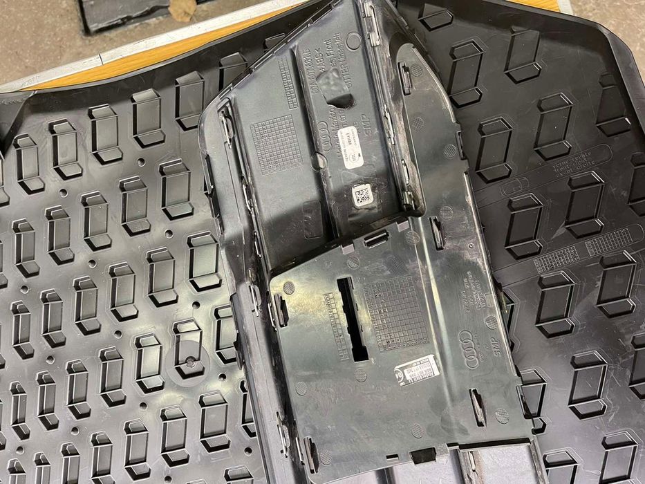 Audi q5 17-22год. Решетка в предна броня