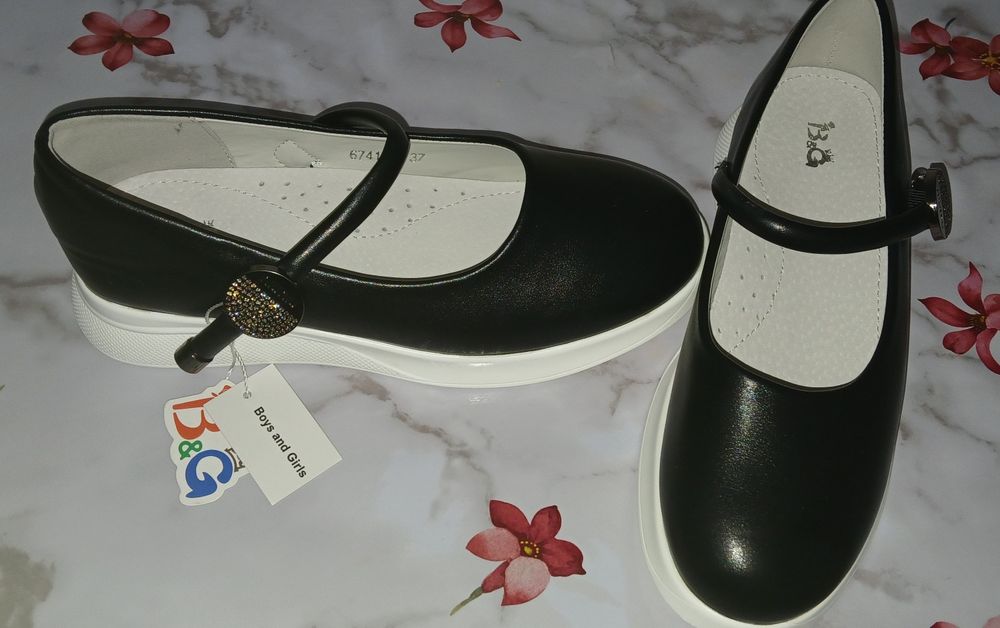 Продам туфли для девочки