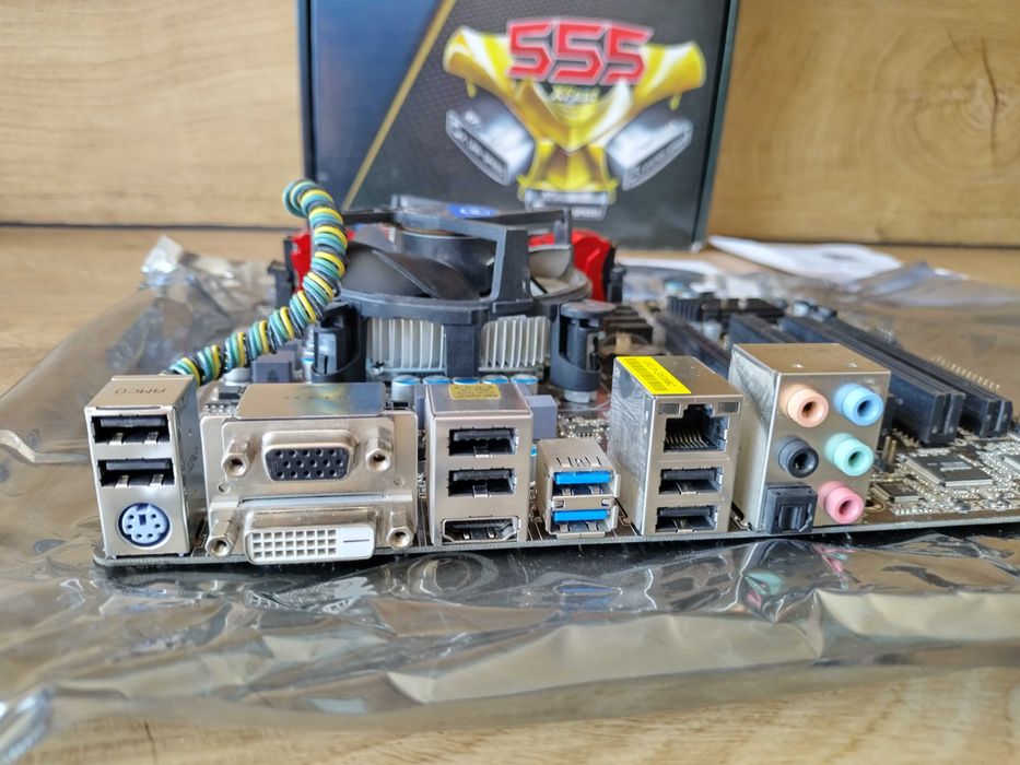 Asrock z77m + Intel I7 3770 + RAM KINGSTON HyperX 16Gb