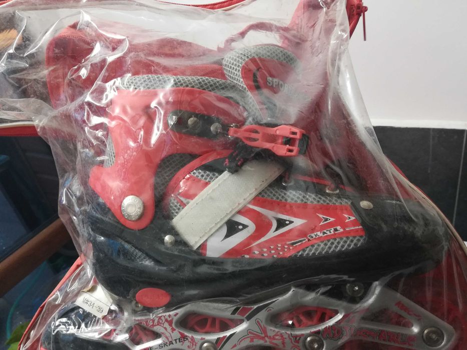 Червени ролери номер 33-36