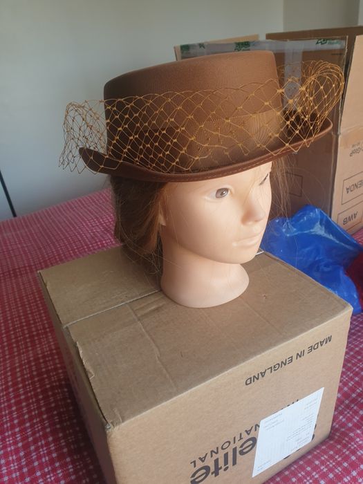 Palarie mica pentru călărit