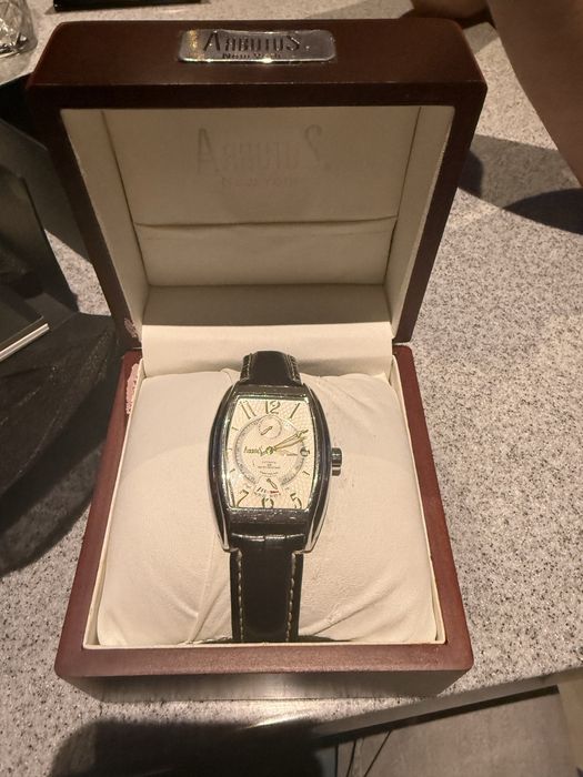 Арбутус Часы - Arbutus Watch