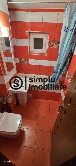 3 decomandate, etaj 3/4, centrala, 1 Mai - 400 Euro