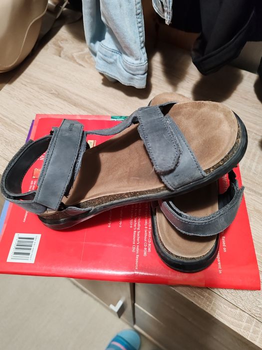 Детски кожени сандали