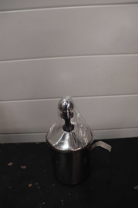 Ръчна каничка за млечна пяна Steel Knight – 500 мл