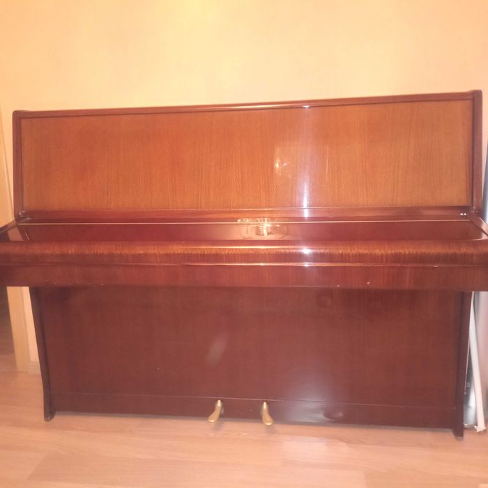 Пианино фирменное Рoслeр (Rosler). (Чехословакия)