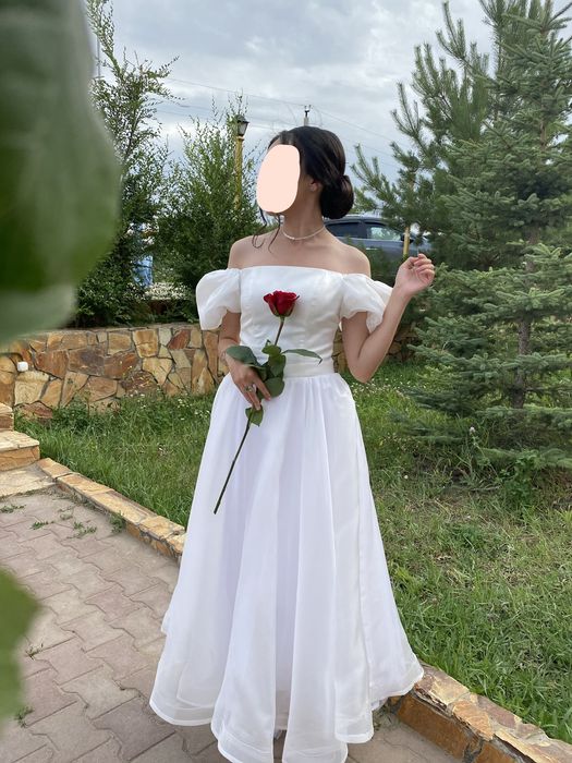 Продам белое вечернее платье