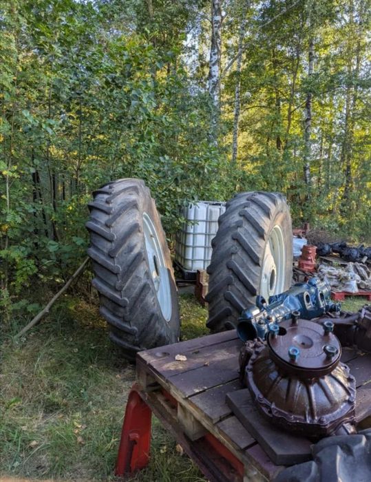 Продам комплектные колеса на на трактор