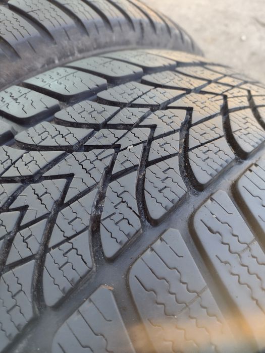 Перфектни 2бр.225/55/17 Dunlop 4D MO dot1122
