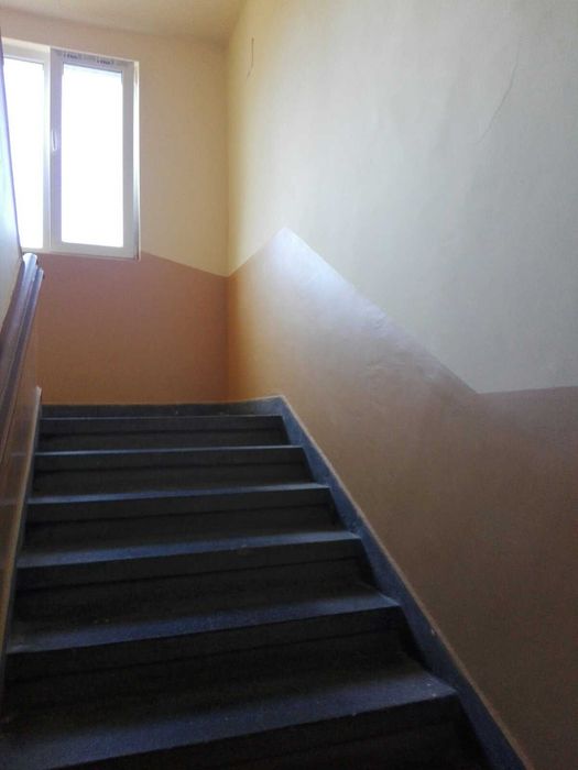 Продава се Тристаен апартамент в Варна, Зимно кино Тракия - 82 кв.м за 1927 €/кв.м - Снимка #13