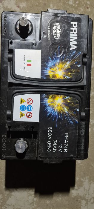 Vand baterie auto Magneti Marelli Prima 74Ah, curent de pornire 680A (EN), tensiune 12V.