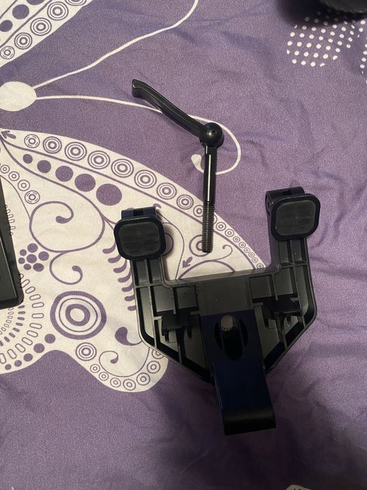 Vand volan playstation urgent nu il dau prin curier