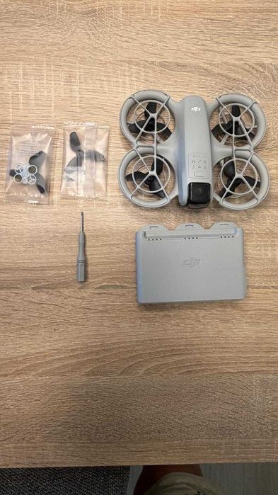 Drona DJI Neo + geanta DJI