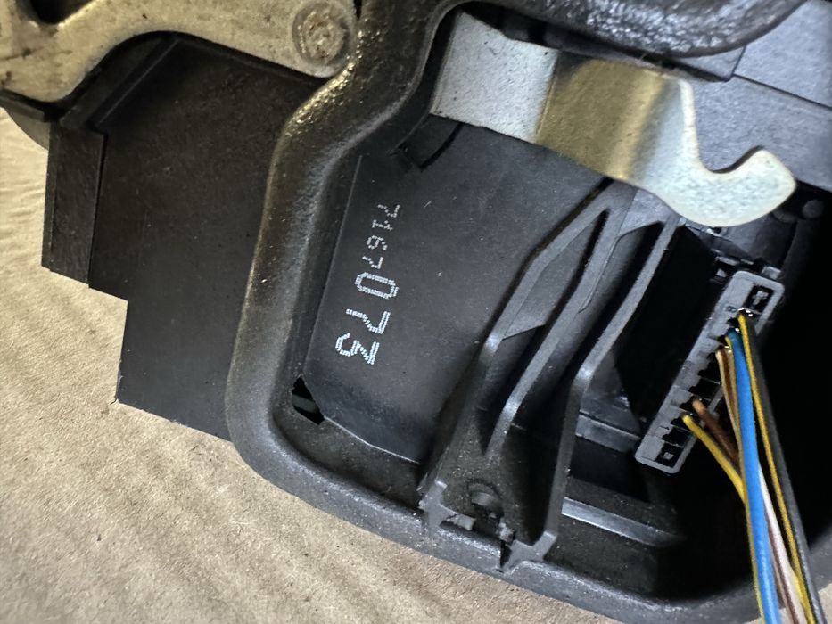 Incuietoare usa broasca usa stanga fata BMW Seria 1 E81 E87 | 7167073