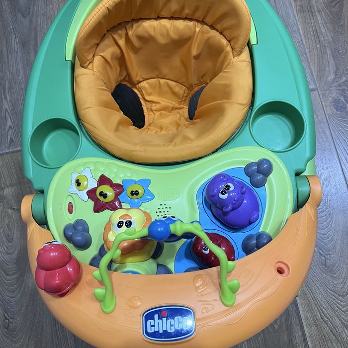 Продам ходунки Chicco