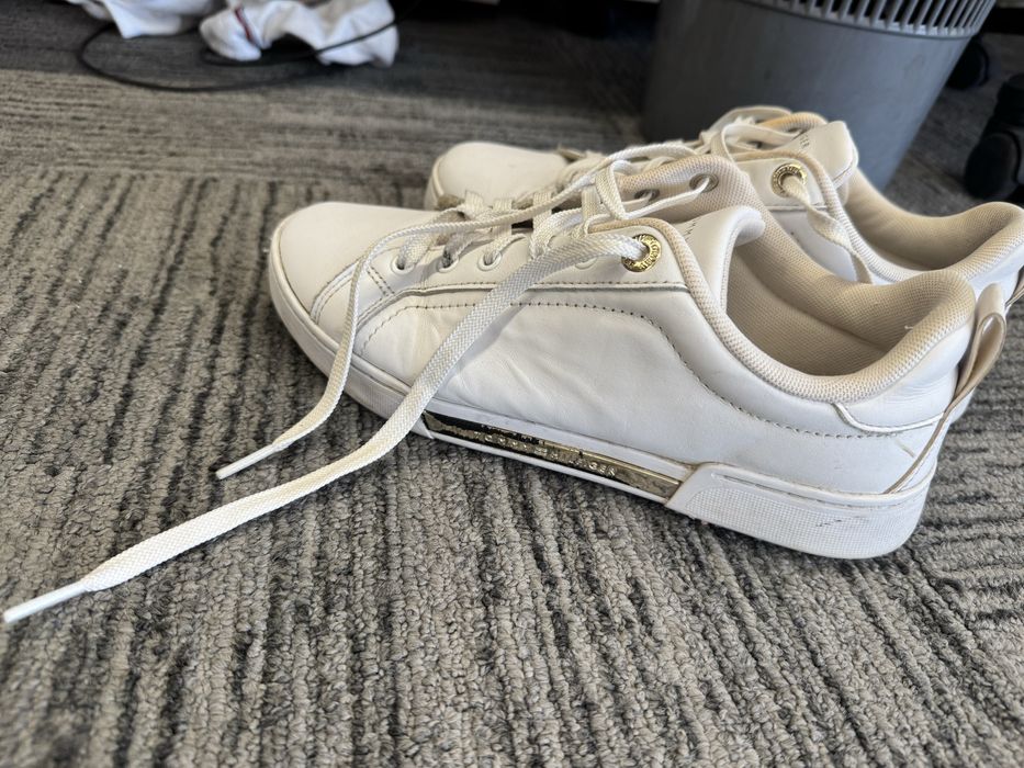 Кожаные кроссовки Tommy Hilfiger