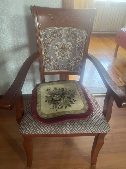 Продам стол гостиный ш-1,20м, дл-4 м