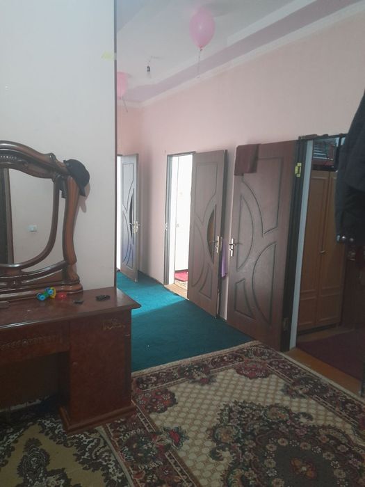 Yangi qurilgan uylardan 2xonali aeroport yo‘lida