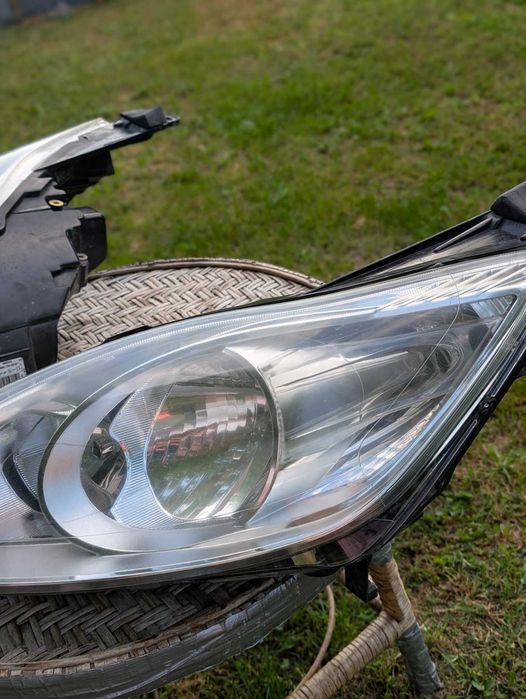 Комплект фарове за Ford C Max 2012/2013в комплекта270лв.за бройка150лв