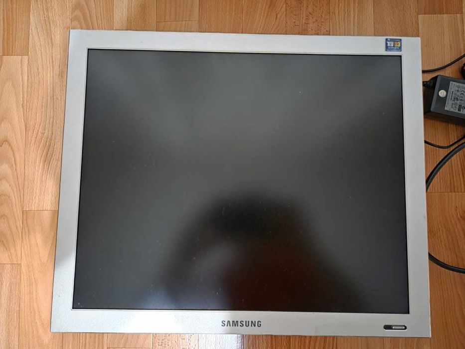 Монитор Samsung SyncMaster 173p