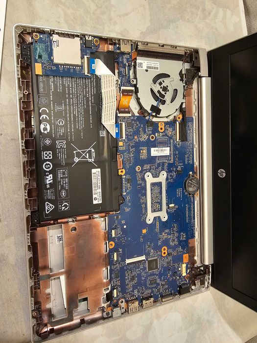 Defect laptop hp probook Hsn-q06c I5 gen 8