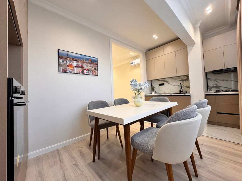 Продается 4/5/9 на НОВОМОСКОВСКОЙ ориент NBU старт